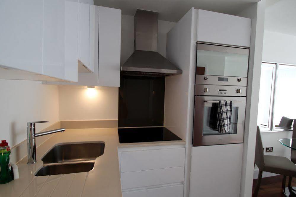 Lincoln Plaza Apartment ลอนดอน ภายนอก รูปภาพ