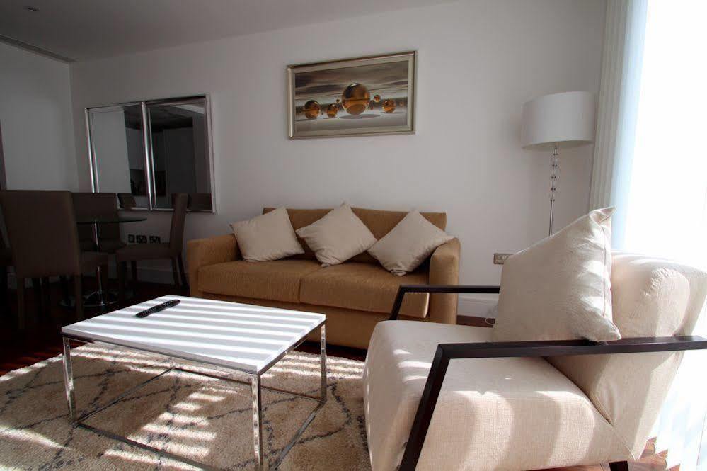 Lincoln Plaza Apartment ลอนดอน ภายนอก รูปภาพ
