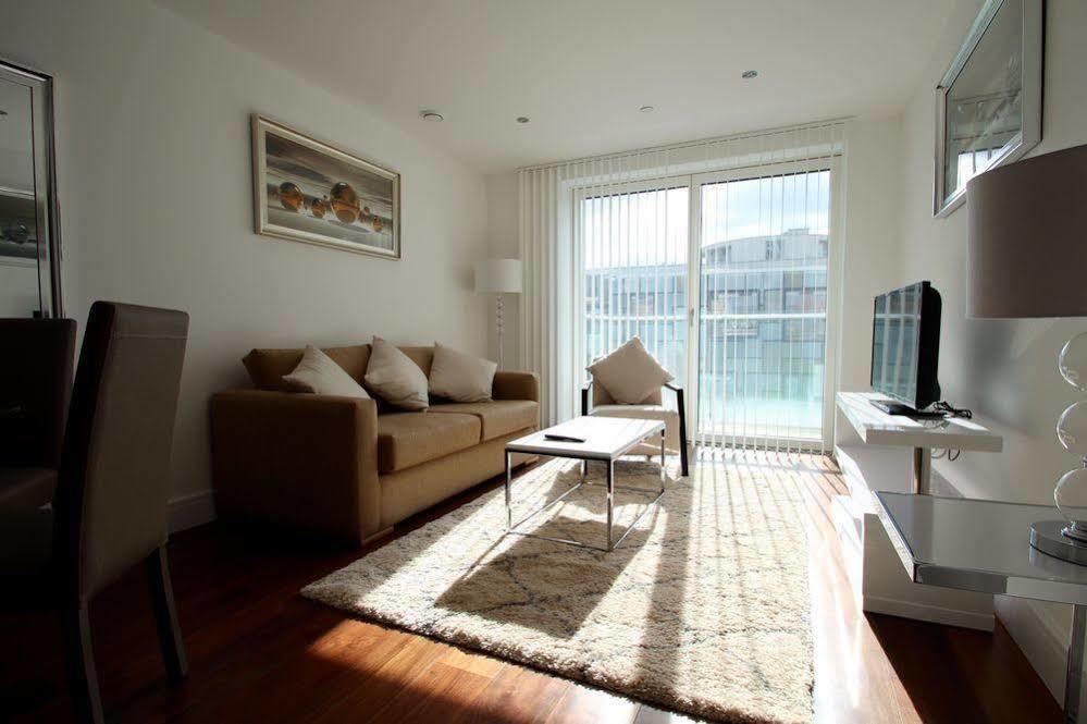 Lincoln Plaza Apartment ลอนดอน ภายนอก รูปภาพ