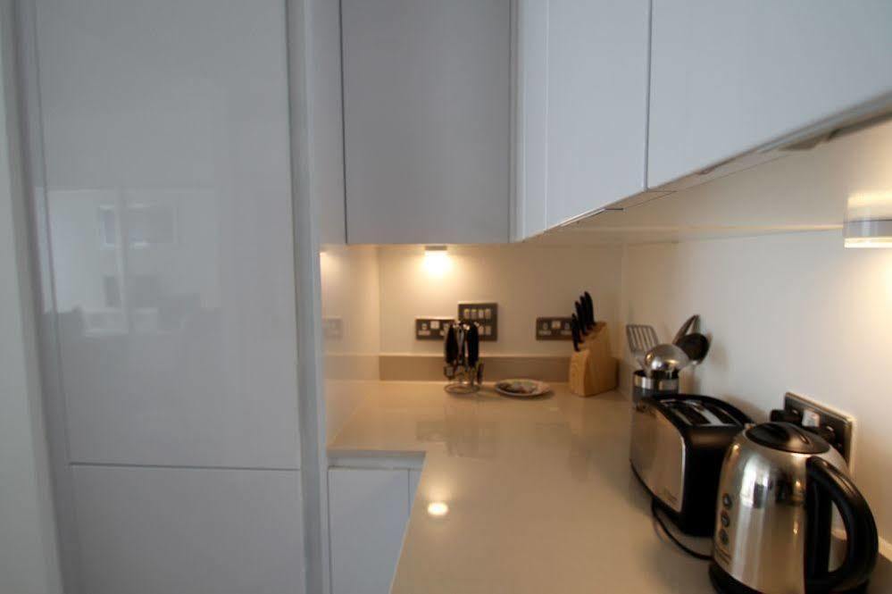 Lincoln Plaza Apartment ลอนดอน ภายนอก รูปภาพ